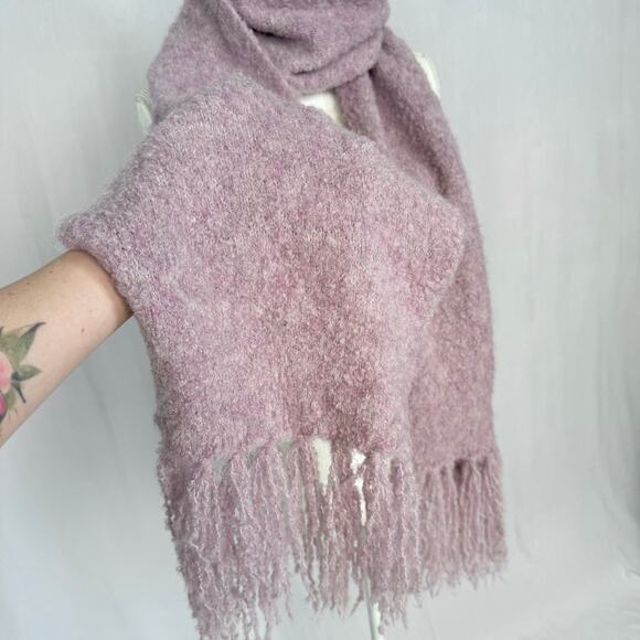 Fuzzy Chunky Knit Large Fringe Scarf Shawl Light Purple Cozy Winter Wrap - Picture 3 of 4